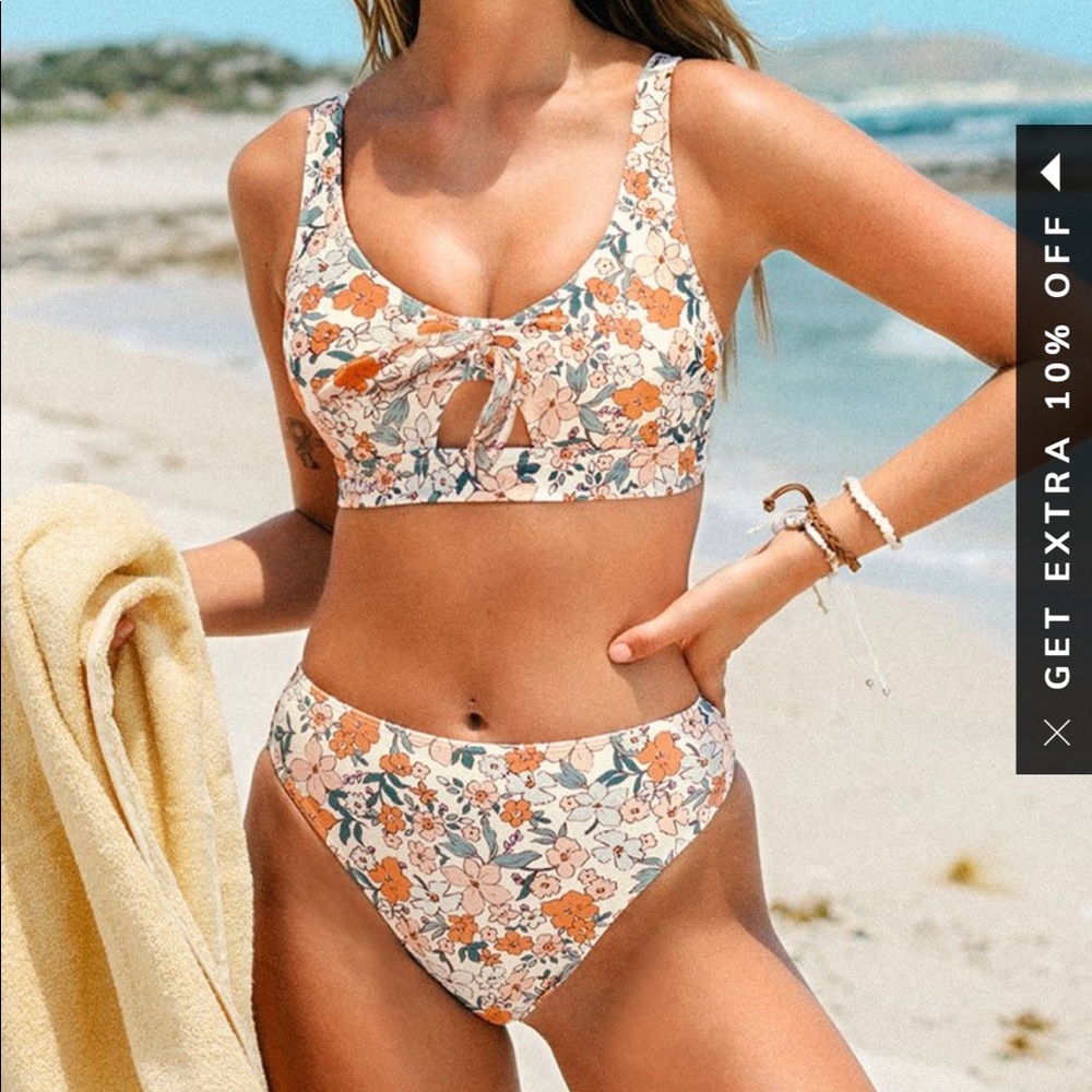 Cupshe Elodie Ditsy Floral Self-Tie Bikini